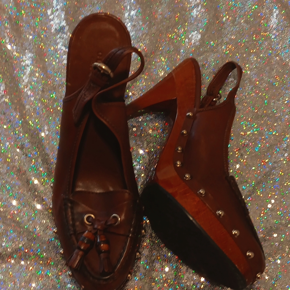 Gucci shoes whiskey color with gold studs